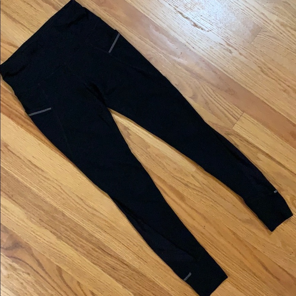 Athleta Black Relay Reflective Leggings w/pockets - Picture 3 of 16